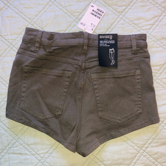 Divided (H&M) shorts - Picture 2 of 3